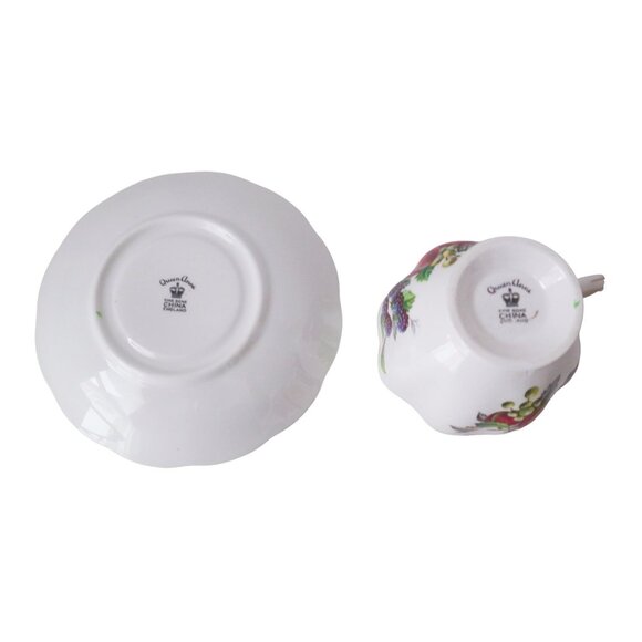 Vintage Queen Anne Tea Cup Saucer Floral Fine Bone China England Teacup - Picture 4 of 5